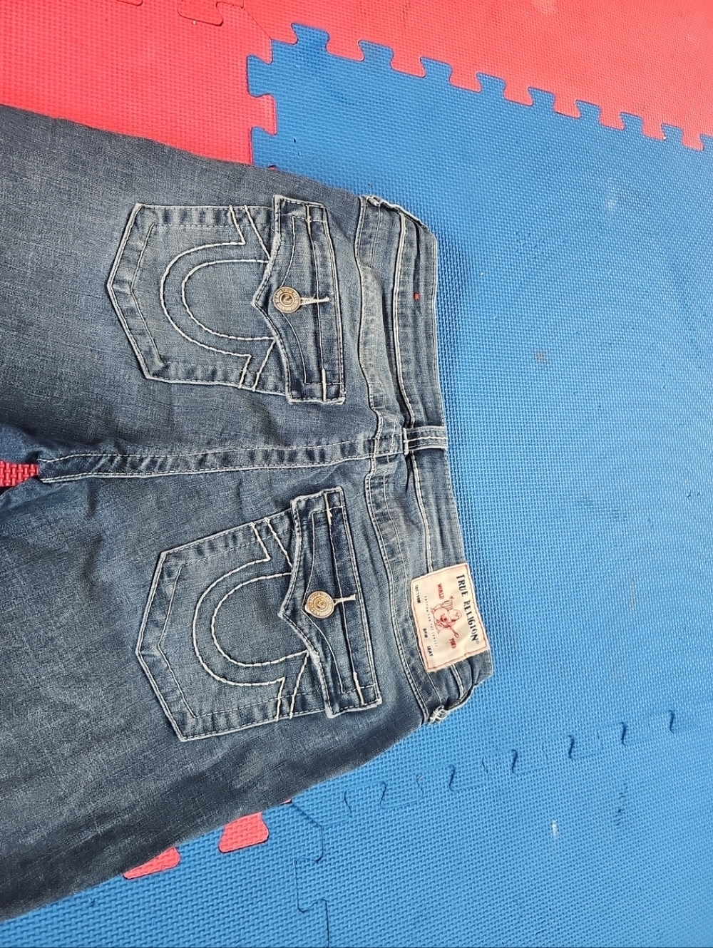 True Religion Riley Knee Length Short Size 30 - Picture 3 of 6